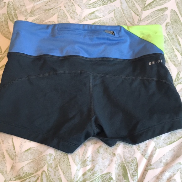 Nike Drifit Run Shorts - Picture 3 of 3